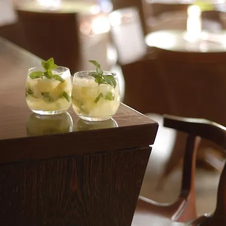 埃斯巴乌洛佩提特酒店 坎皮卡福特