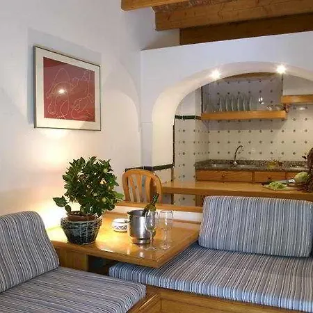 Ξενοδοχείο με διαμερίσματα Es Baulo Petit 4*