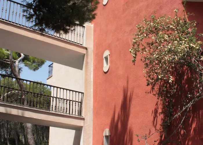 Es Baulo Petit Aparthotel 4*