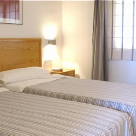 Es Baulo Petit Apartmanhotel 4*